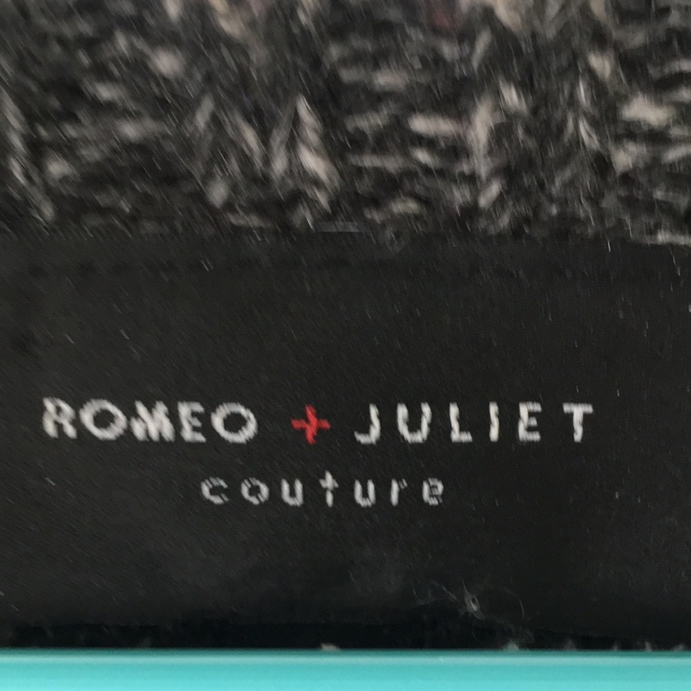 Romeo and Juliet couture sweater - Picture 2 of 6